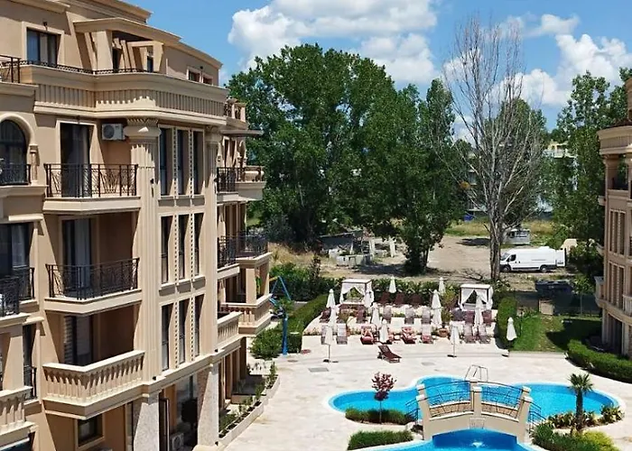 Aphrodite Park דירה